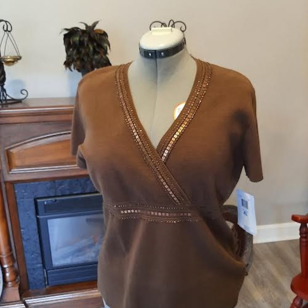 Emma James NWT womens short sleeve chocolate sweater size XL
